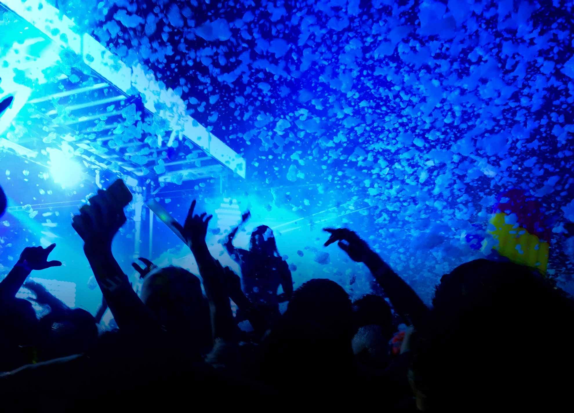 Party with foam